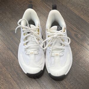 Girls under Armour basketball sneakers Sneakers with Gold Accents